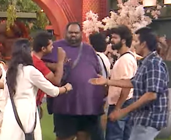 Bigg Boss – வலியால் துடித்த ரவீந்தர்- பிக்பாஸை விட்டு வெளியேறுகிறாரா?